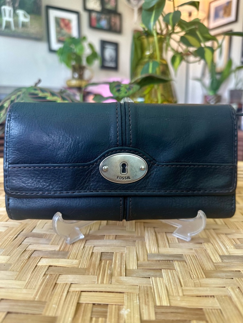 Fossil Black Leather Flap Wallet Keyhole Turn Lock Snap Closure